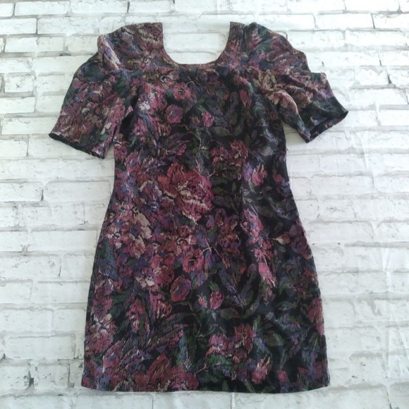 Ecote Dresses & Skirts - Ecote Dress Womens Small Black Floral Puff Sleeve V Back Button Up Mini